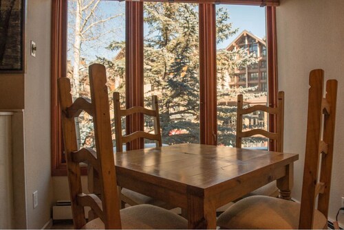 Heart of Vail Village Legacy Vail Core Condo, Lofted Bedroom Area & Full Kitchen