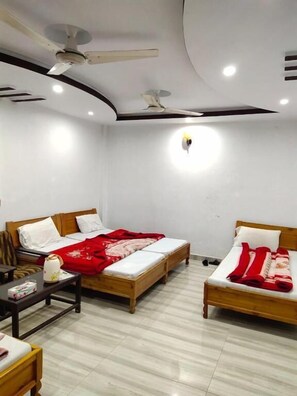 Deluxe Triple Room | Free WiFi