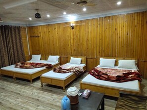 Deluxe Triple Room | Free WiFi