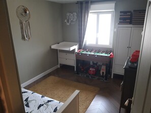 3 chambres, fer et planche à repasser, Wi-Fi gratuit, draps fournis