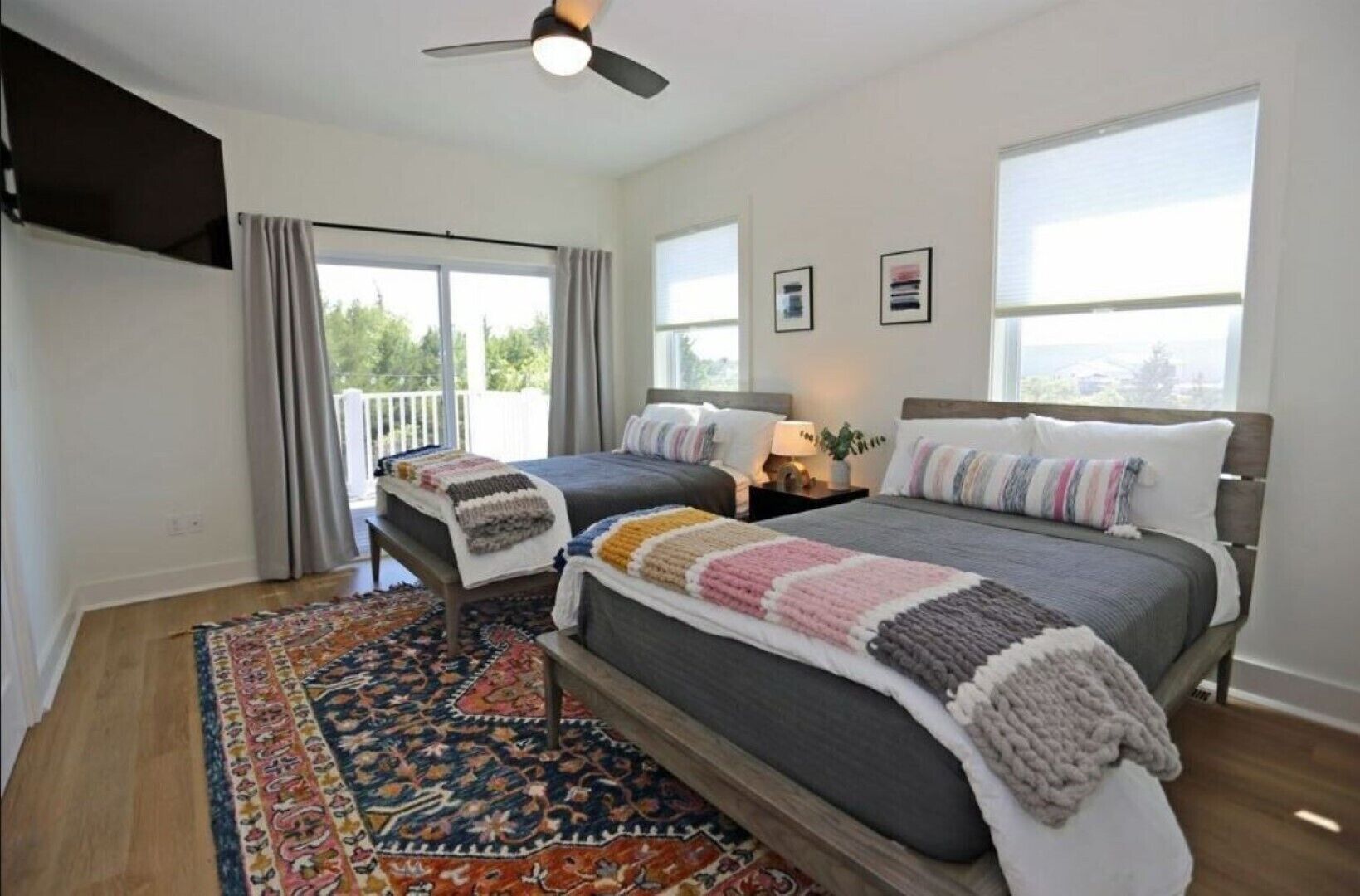 Laughter Beach House! LIFE, LOVE, LAUGHTER & INCREDIBLE VIEWS