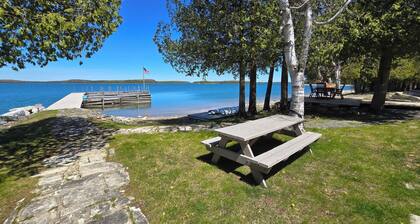 Drummond Island Hotel & Vacation Homes - Some Point North