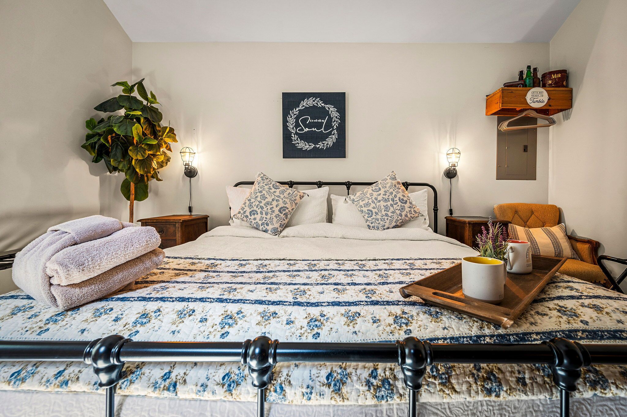 Cozy Cottage Perfect for Couples Getaway near the Smoky Mountain, Dollywood & PF