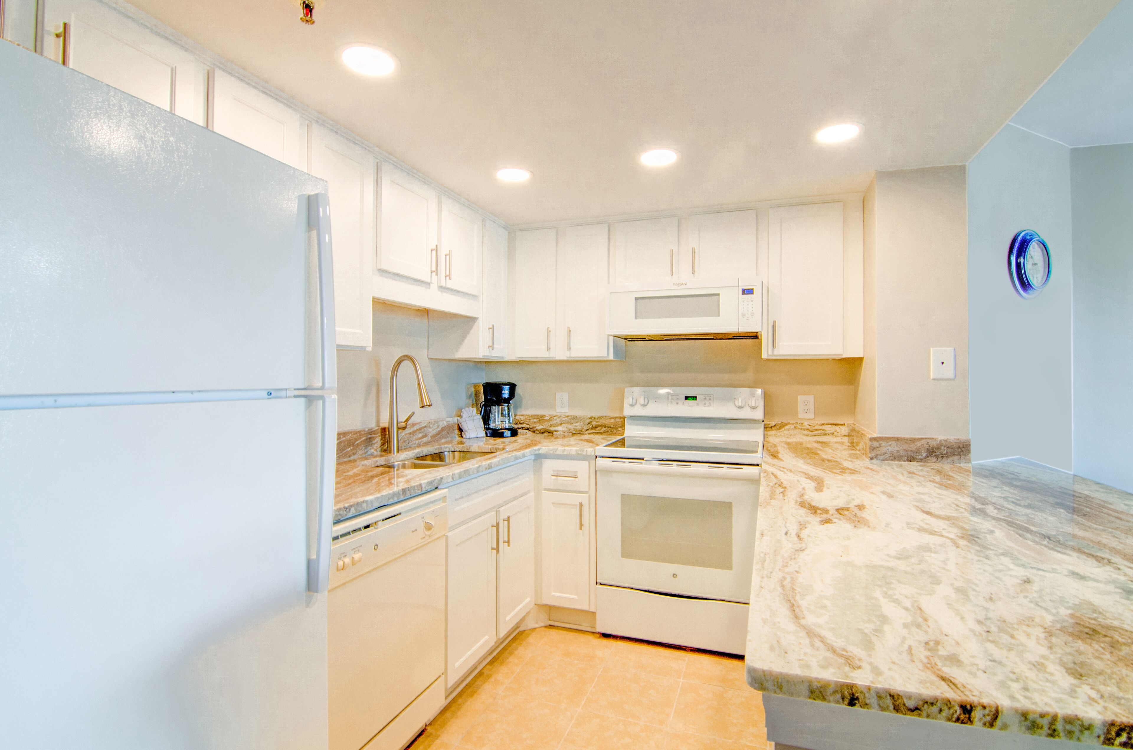 Gorgeous Ocean View King Suite w/ Balcony