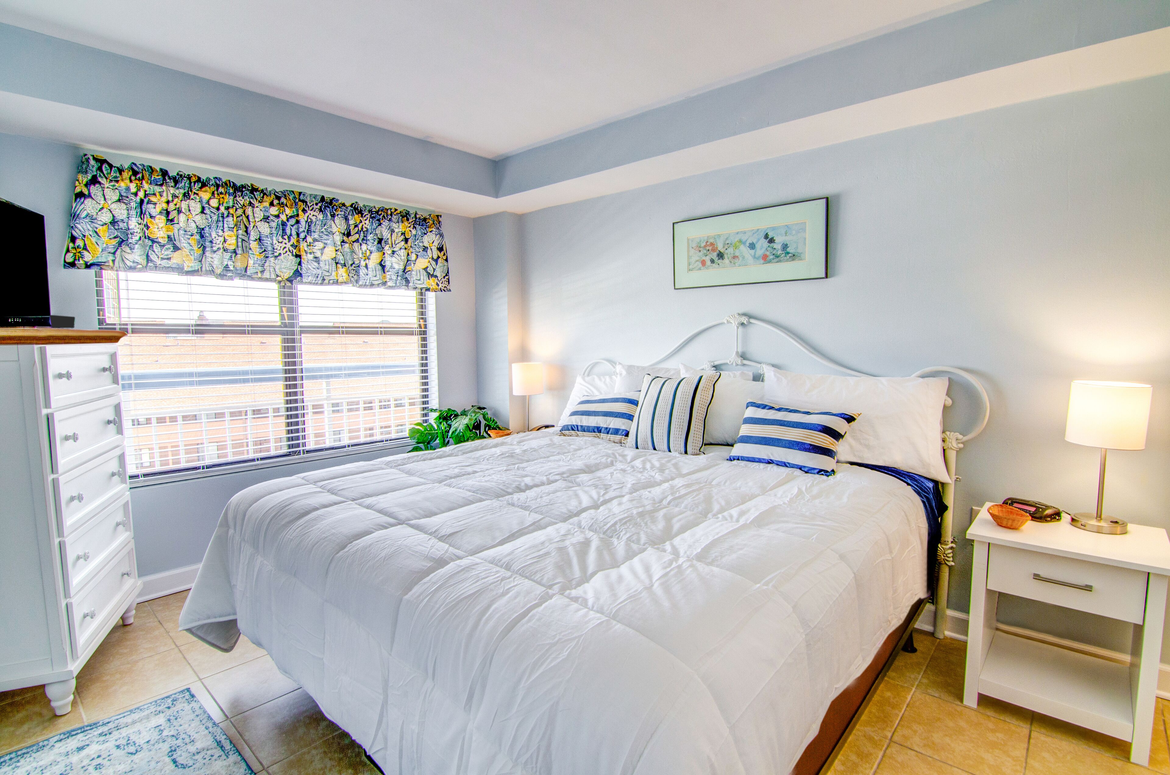 Gorgeous Ocean View King Suite w/ Balcony