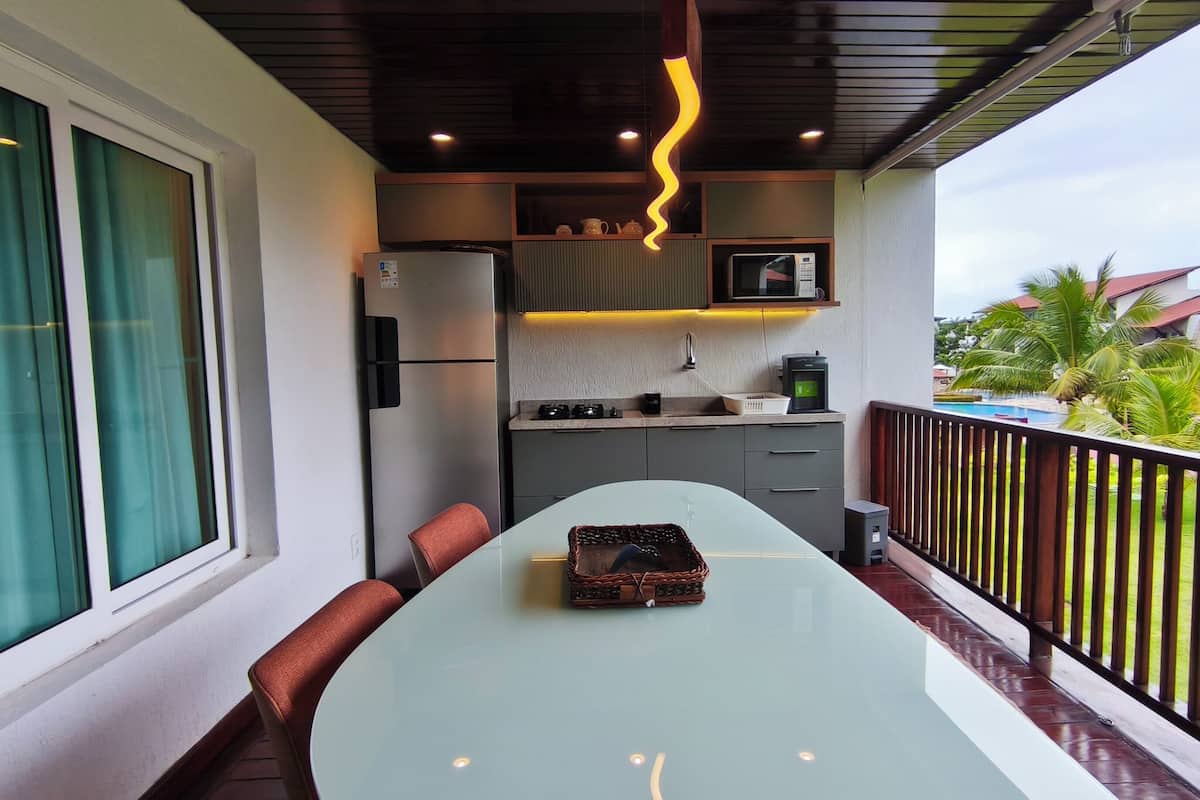 Classic Apartment | Lanai