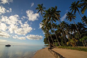 On the beach, white sand - Club Meridional - Praia dos Carneiros (Tamandaré)