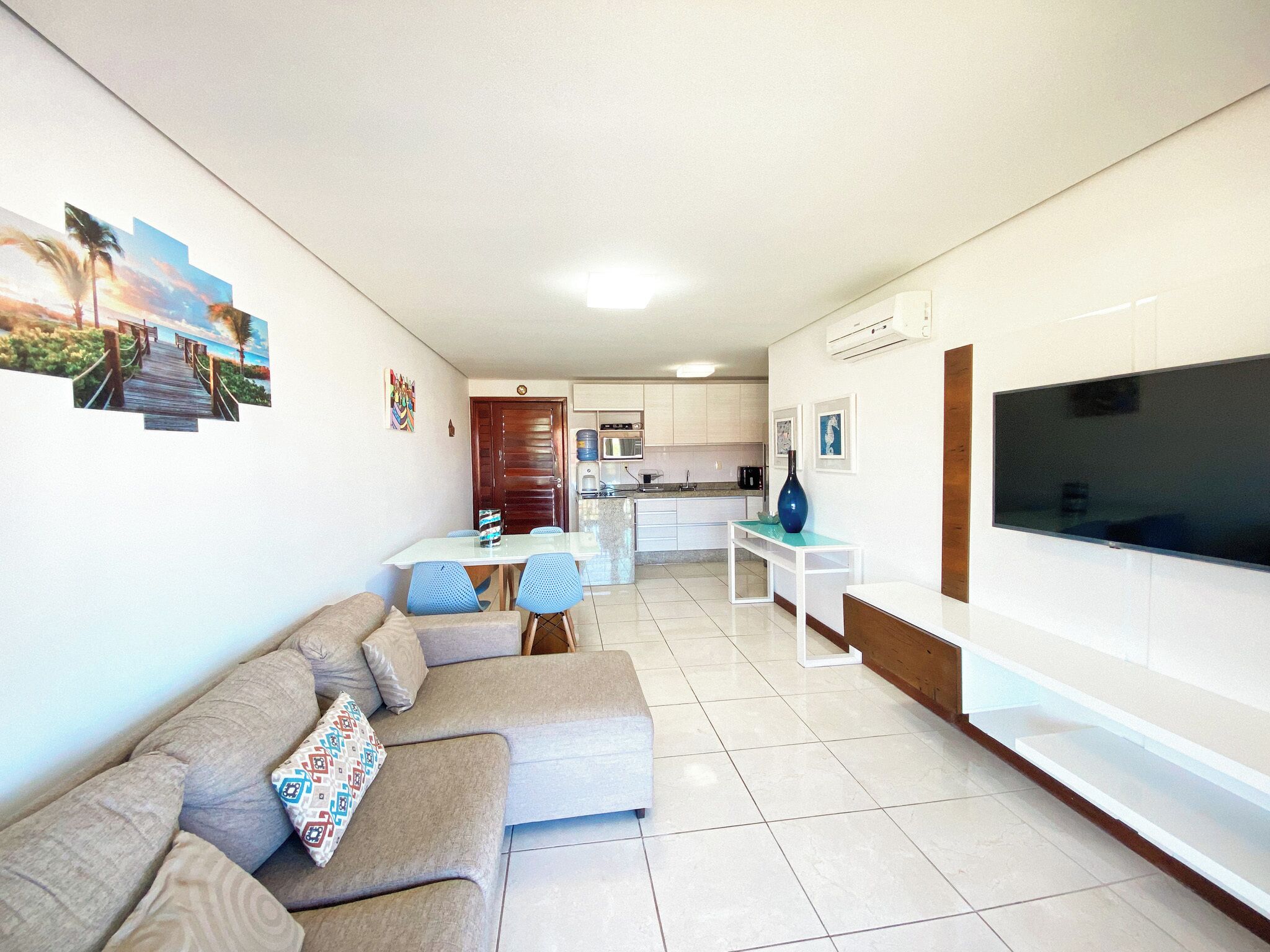 Apartamento Confort | Sala de estar | Televisión de 40 pulgadas con canales por satélite