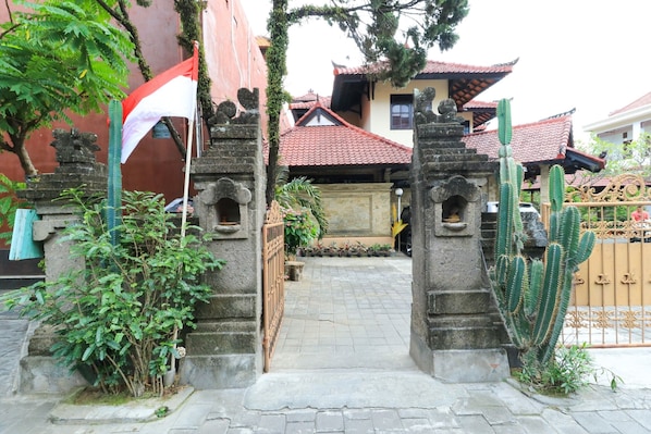 Exterior - Puri Jayaraja by Zuzu (Kuta)