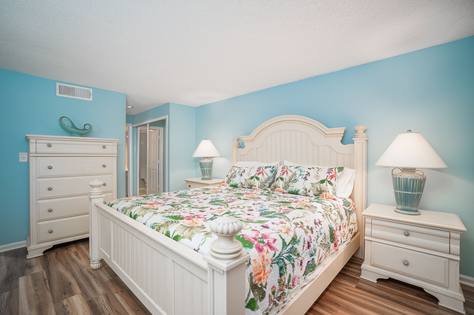 OCEANFRONT WALKOUT MAIN LEVEL! "Unwind" on Emerald Isle, Crystal Coast, NC!