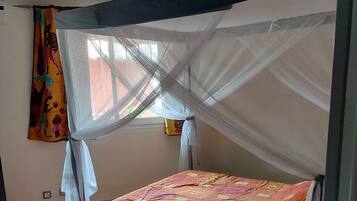 3 bedrooms, WiFi, bed sheets