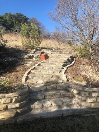 Private country estate near Dinosaur park for families and friends..sleeps 16