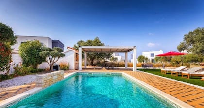 Beheizter Pool, Sportplätze - Villa Sunshine