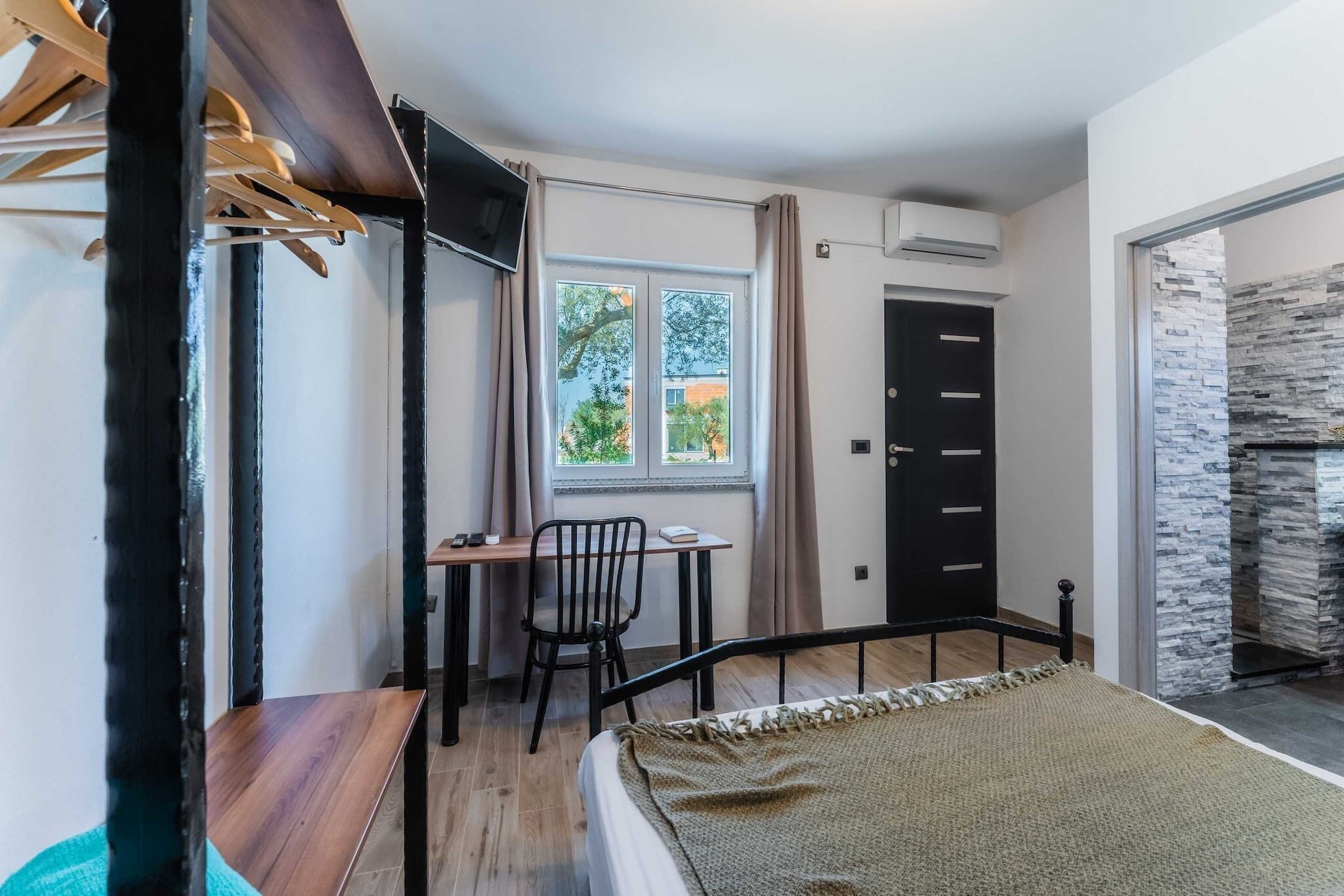 3 chambres, fer et planche à repasser, lit parapluie, Wi-Fi gratuit