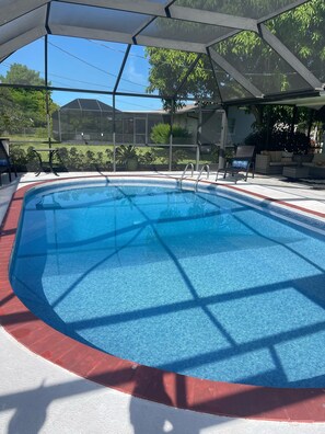 Piscine extérieure, piscine chauffée