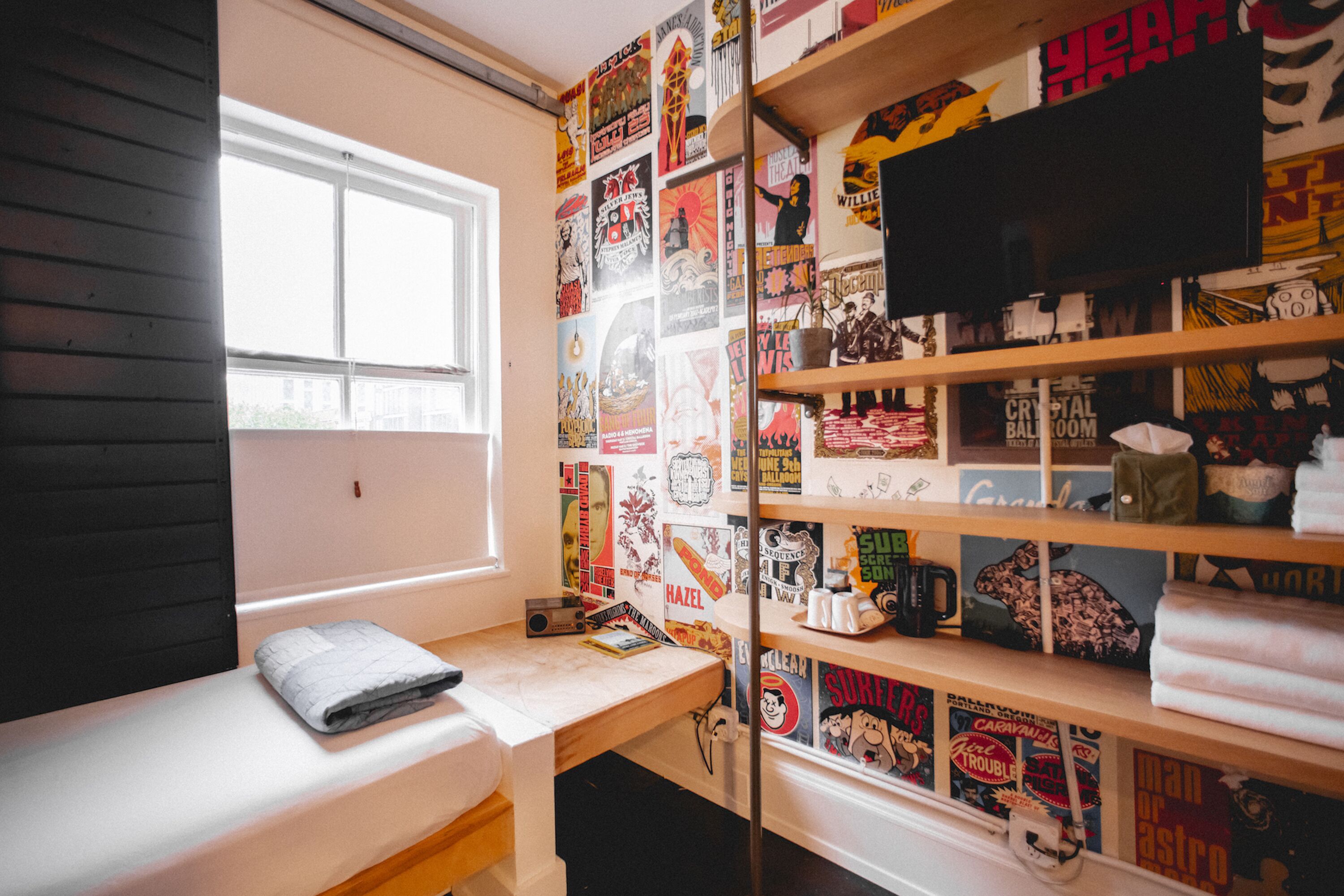 Triple Room with Shared Bathroom (Self Check-in) | Hypo-allergenic bedding, individually decorated, individually furnished