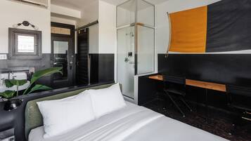 Queen Room (Self Check-in) | 1 bedroom, hypo-allergenic bedding, individually decorated