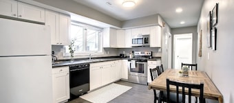 Unique, Converted Bakery In Historic Highlands