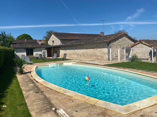 Sleeps 13/15, 270 m2 house with swimming pool / CHEQUES ANCV ACCEPTES