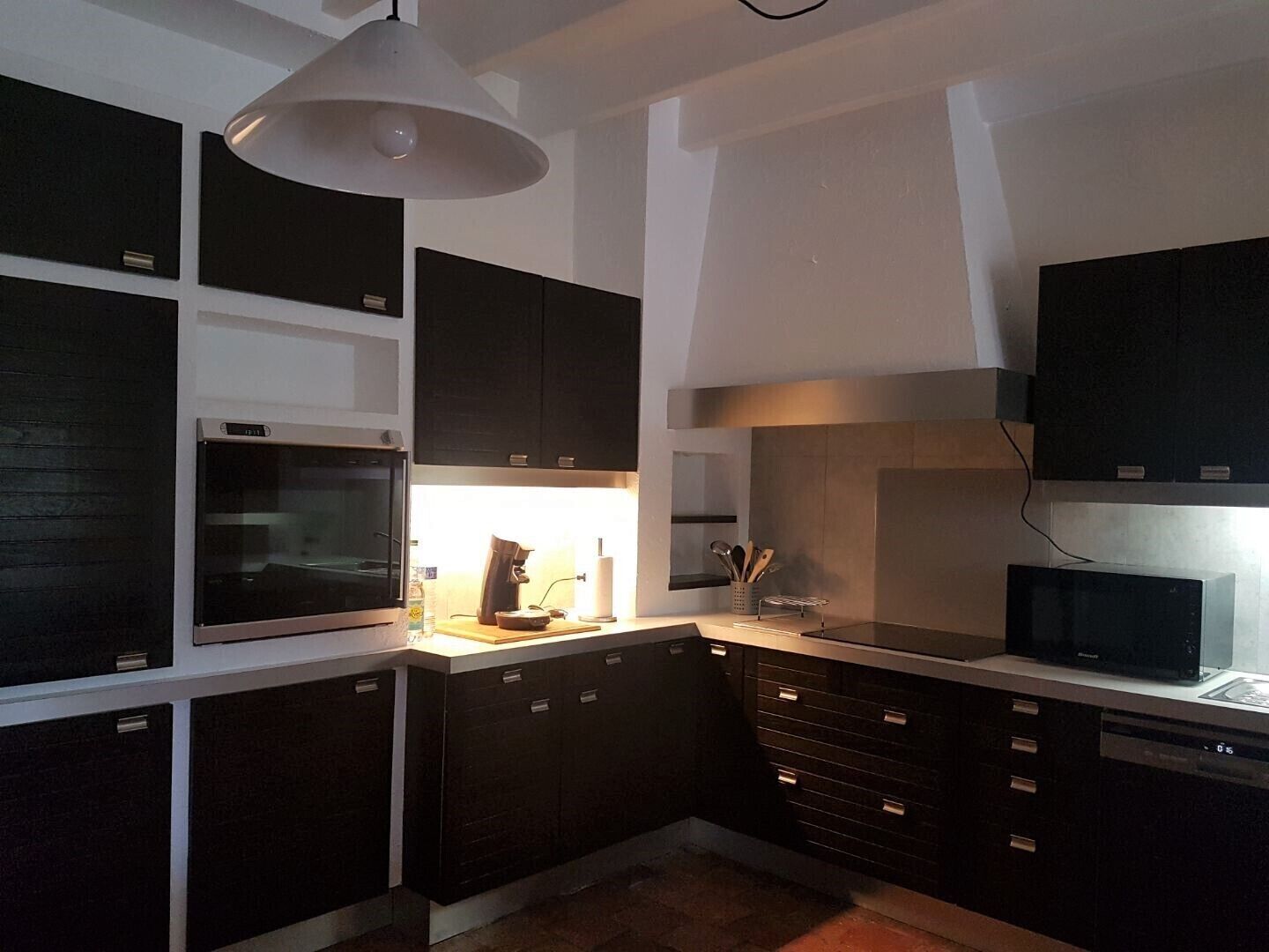 13/15 beds. SWIMMING POOL. Near Futuroscope