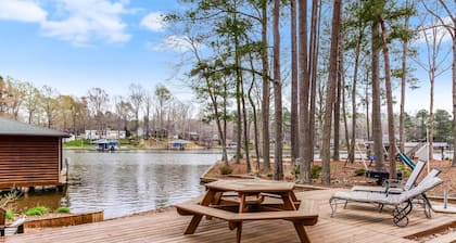 Lake Gaston Waterfront Log Cabin