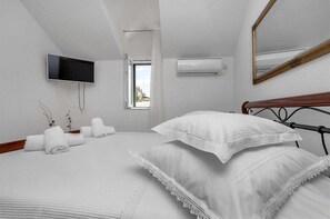 3 chambres, fer et planche à repasser, Wi-Fi gratuit, draps fournis