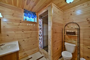 Bathtub, toilet paper