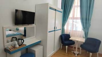 Minibar, escritorio, cunas gratuitas y camas plegables/adicionales