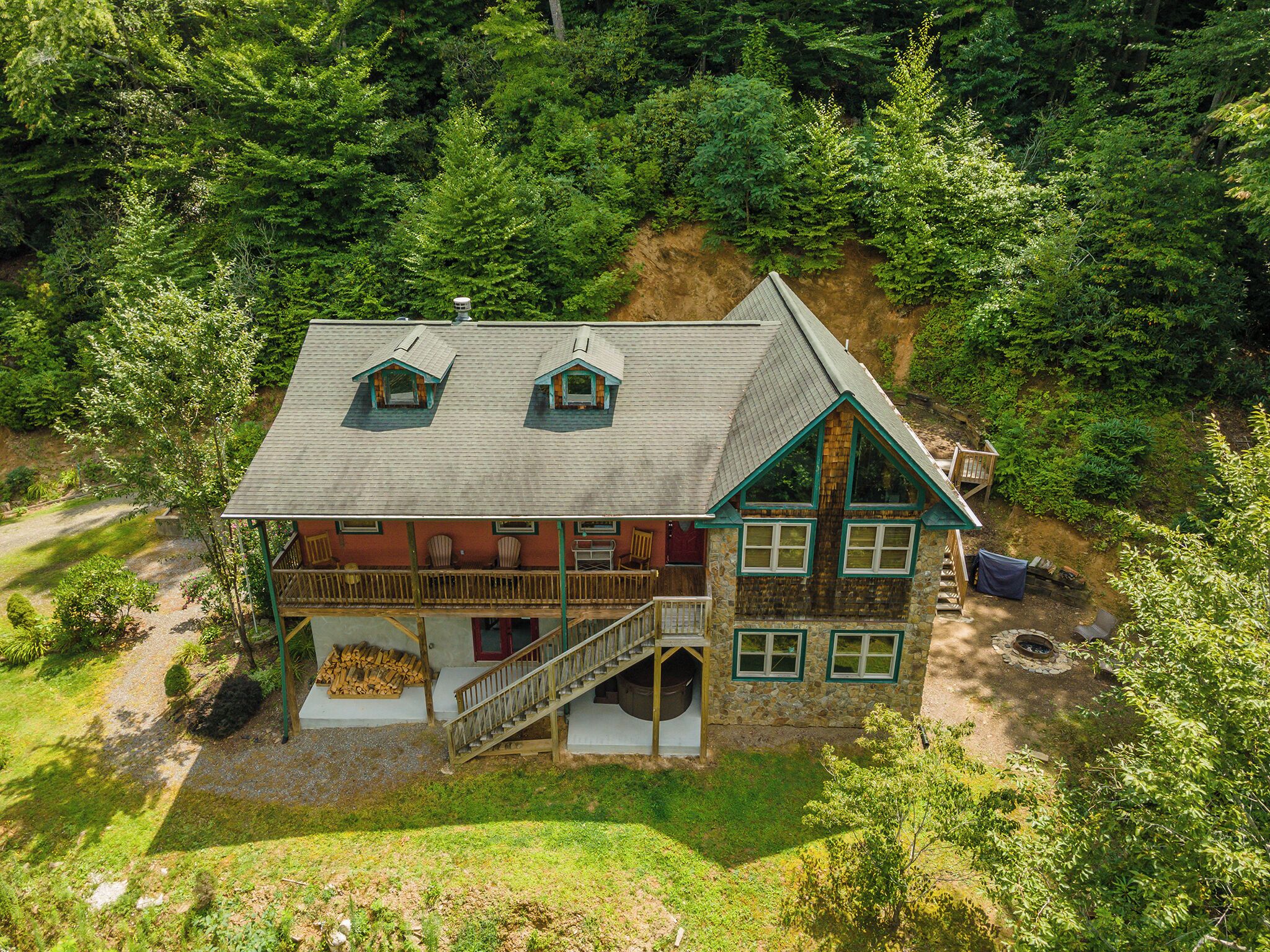 Mountain Class & Comfort - Hot Tub, Fishing, River Play - All Day!