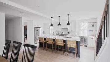 Frigorífic, microones, forn i placa de cuina