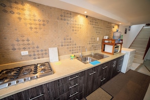 Kühlschrank, Mikrowelle, Geschirrspüler