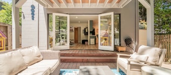 Bay Area Getaway -The Best in Downtown Mill Valley - Tesla Charger ,Yard FirePit