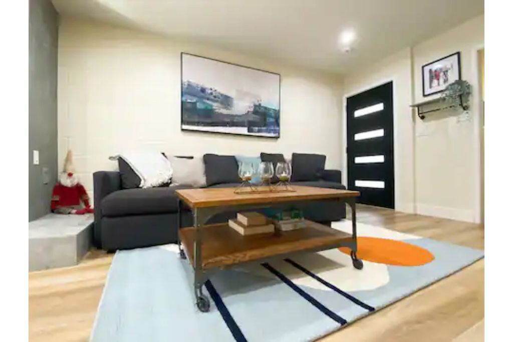  Heart of Downtown Mill Valley 2B1B Stylish Home w/firepit