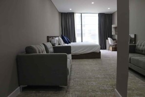 Habitación Premium doble | Minibar, caja fuerte, escritorio y wifi gratis