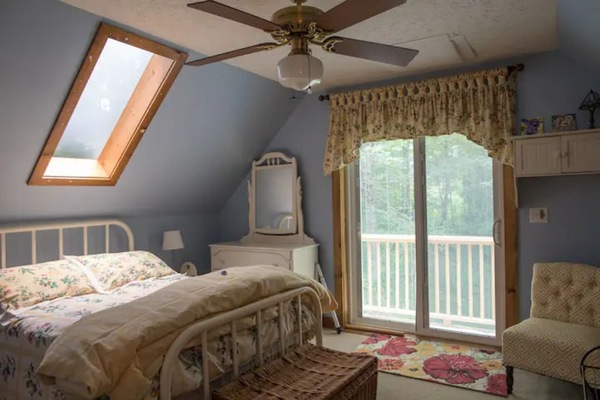 2 bedrooms, iron/ironing board, travel cot, free WiFi