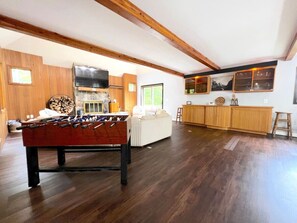 Game room - Stratton Mountain Home - Hot Tub, Sauna, Fire Pit, & MORE! (Jamaica)