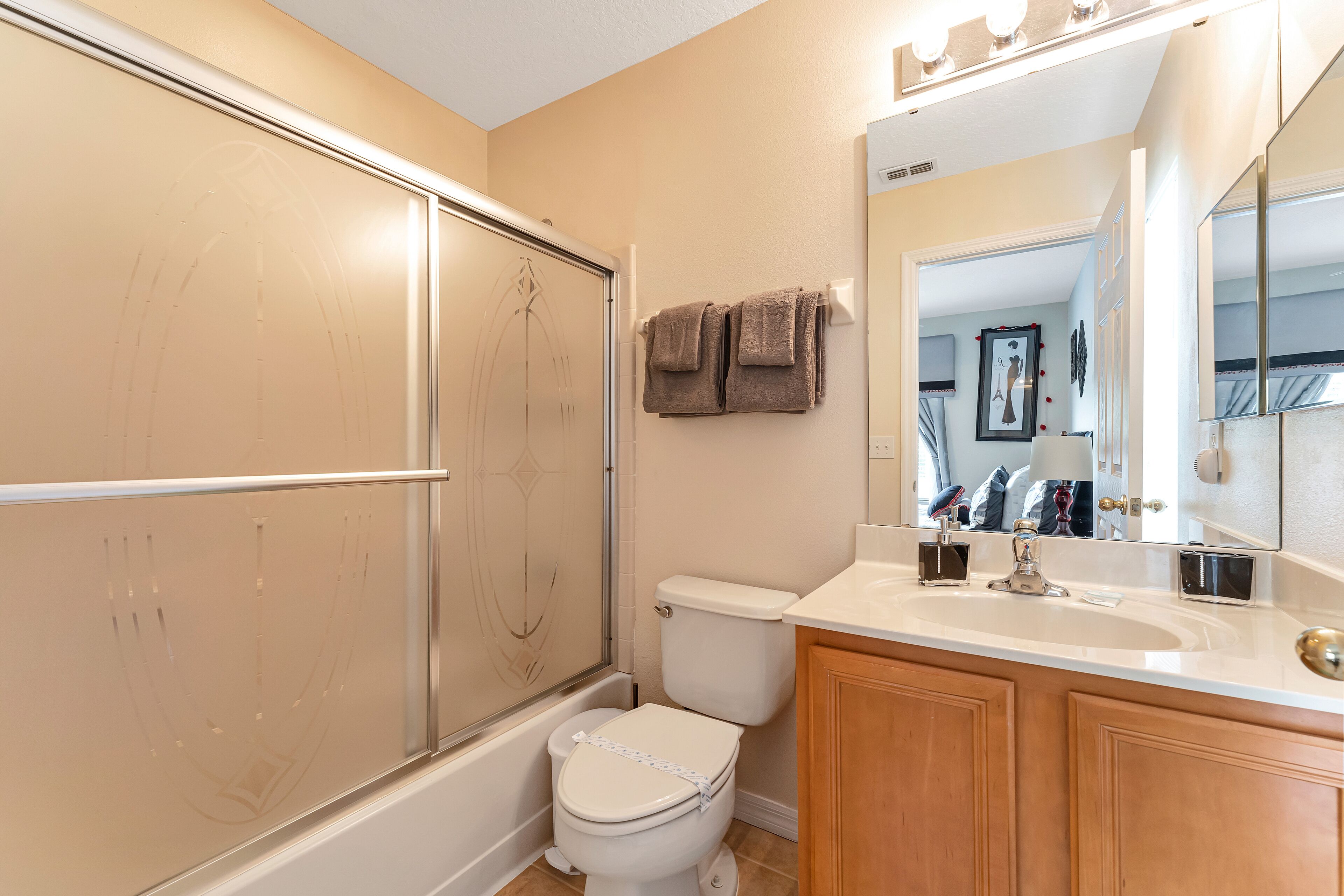 **Resort Home near Disney- 5 Beds/4 Baths w/Pool**