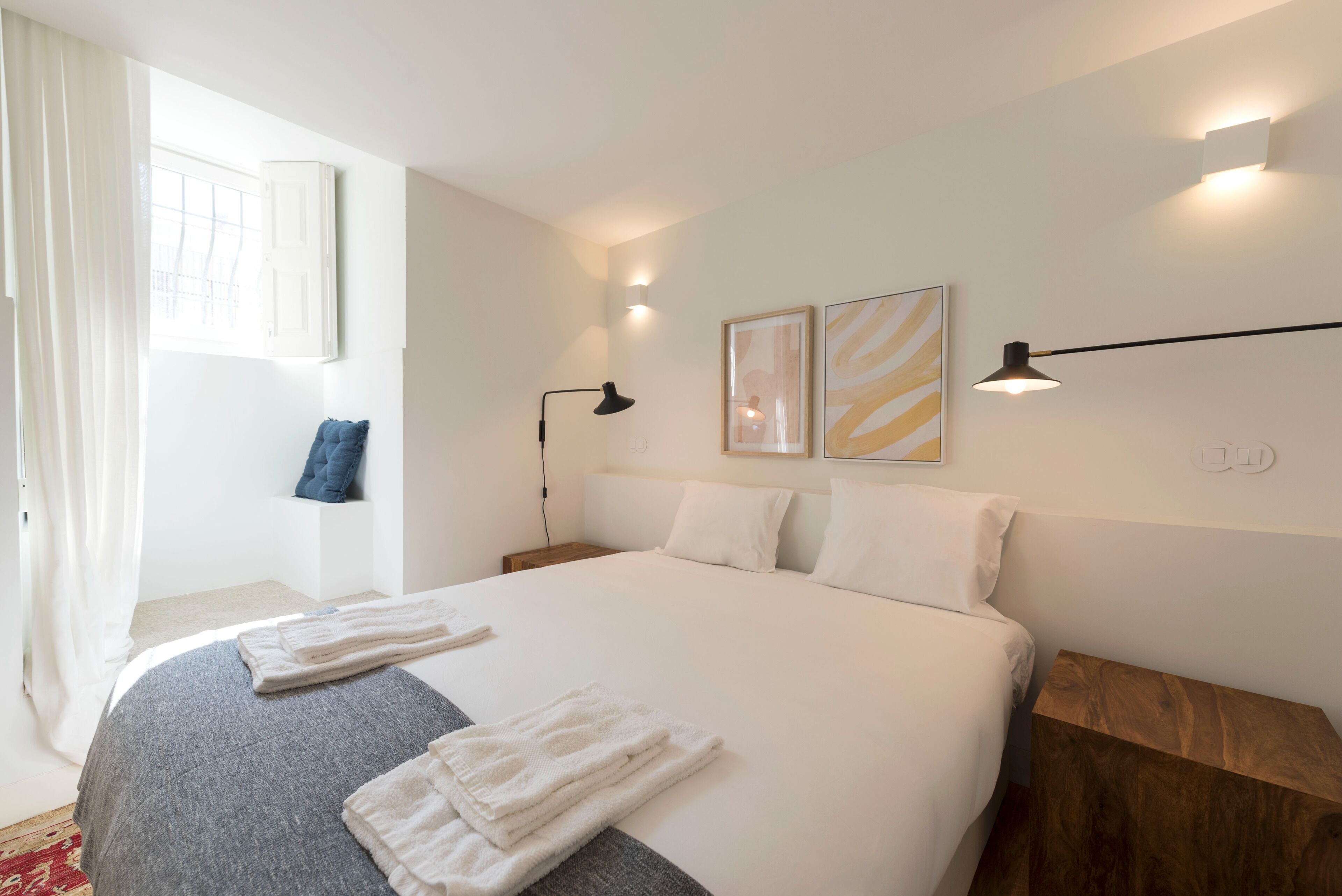 2 habitaciones, tabla de planchar con plancha, internet y ropa de cama 