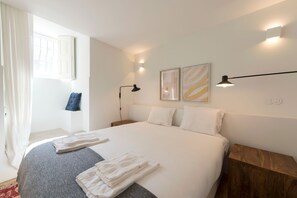 2 bedrooms, iron/ironing board, internet, bed sheets - Classy & Stylish Porto Duplex (Porto)
