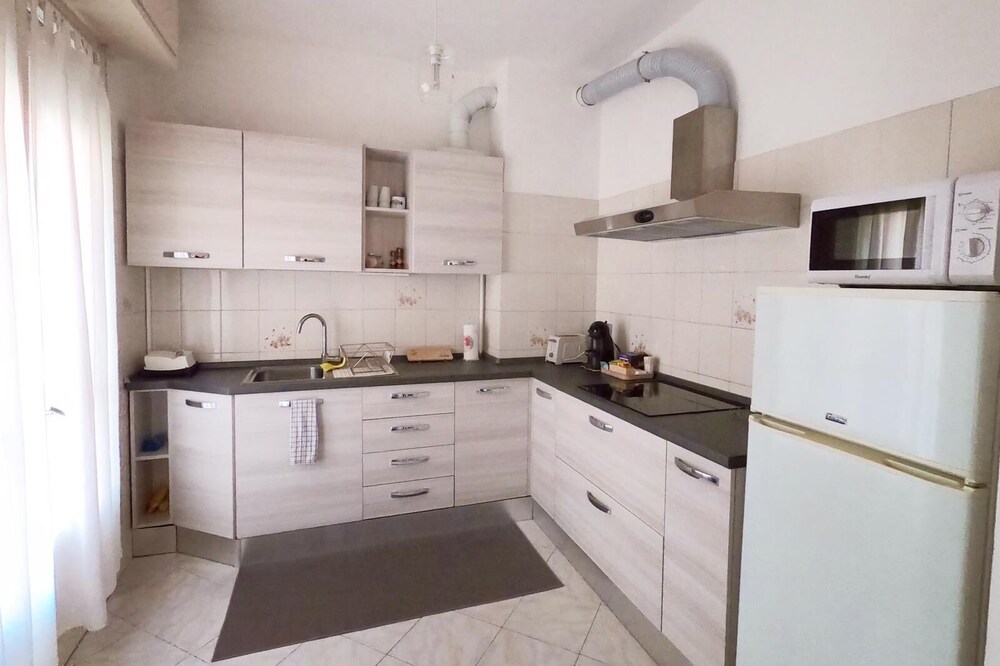 VERY NICE APARTMENT / KM 2.6 SAN SIRO STADIUM / KM 10 PIAZZA DUOMO / SUBWAY / WI-FI FREE