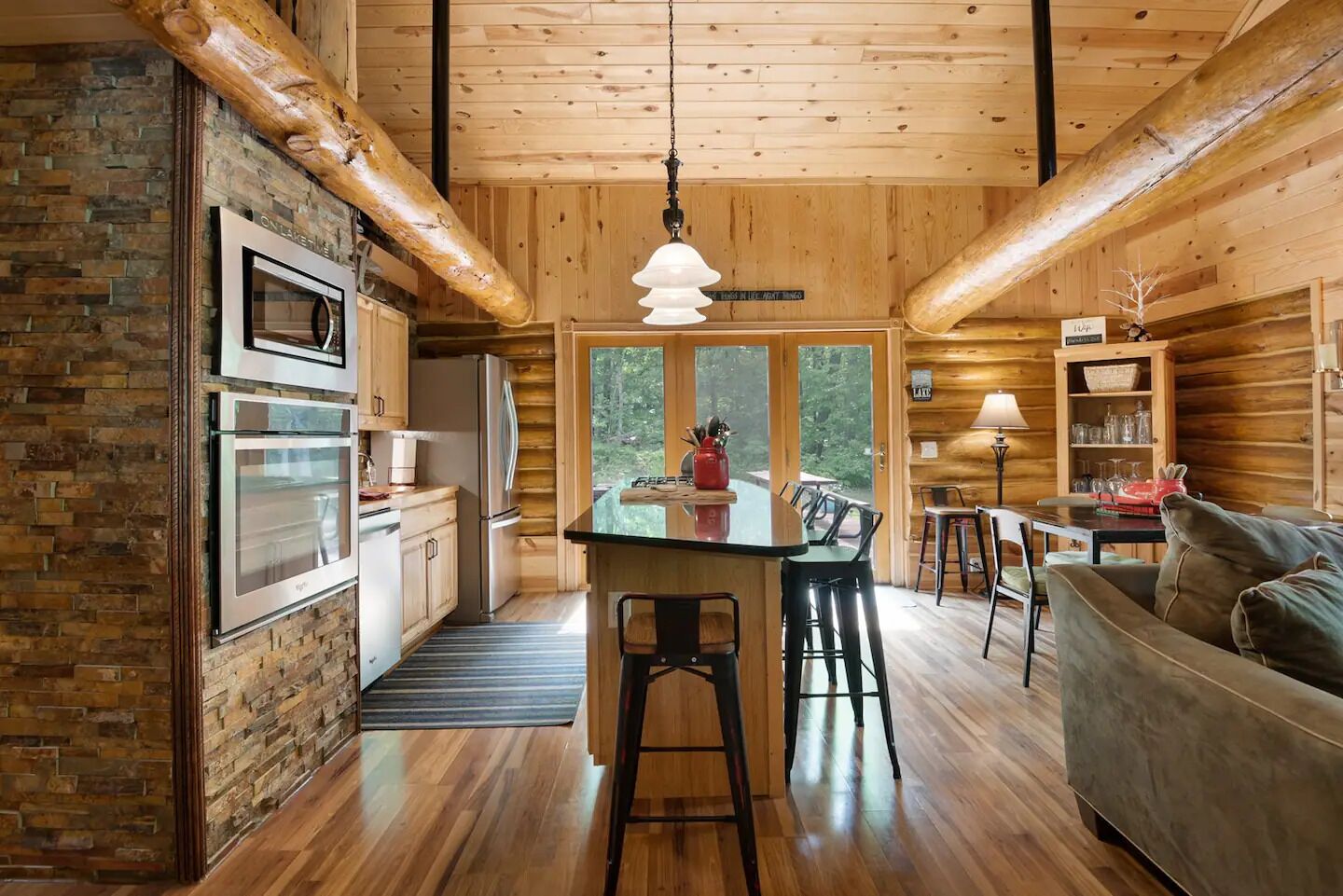 PARADISE NORTH: LOG HOME CABIN IN BRAINERD, MN