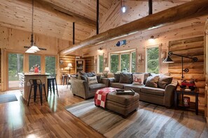 Smart-tv, een open haard, een dvd-speler en een filmbibliotheek