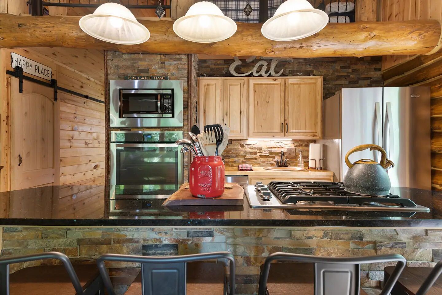 PARADISE NORTH: LOG HOME CABIN IN BRAINERD, MN