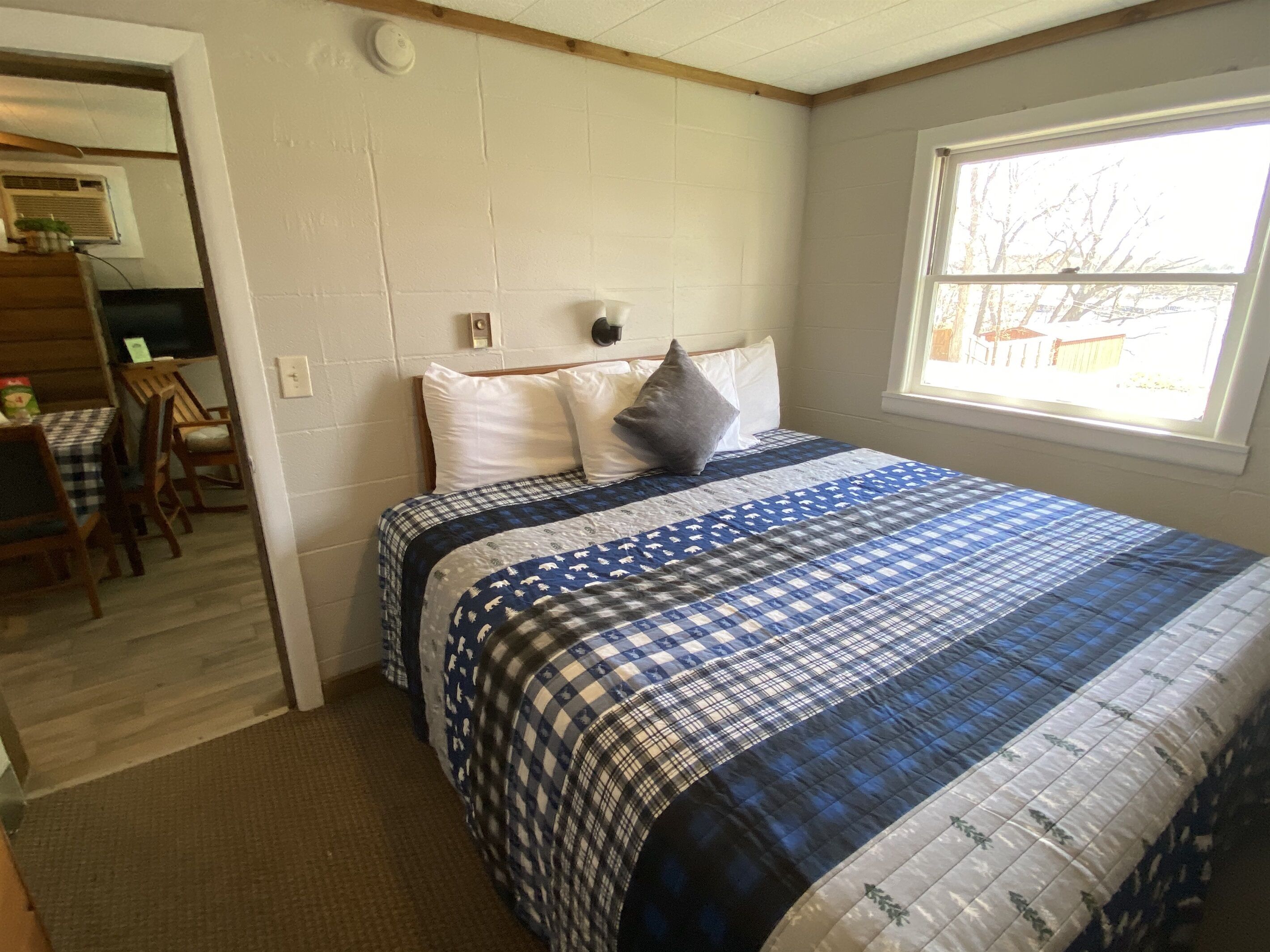 The Aqua Cabin at Green Valley (Cabin 2)