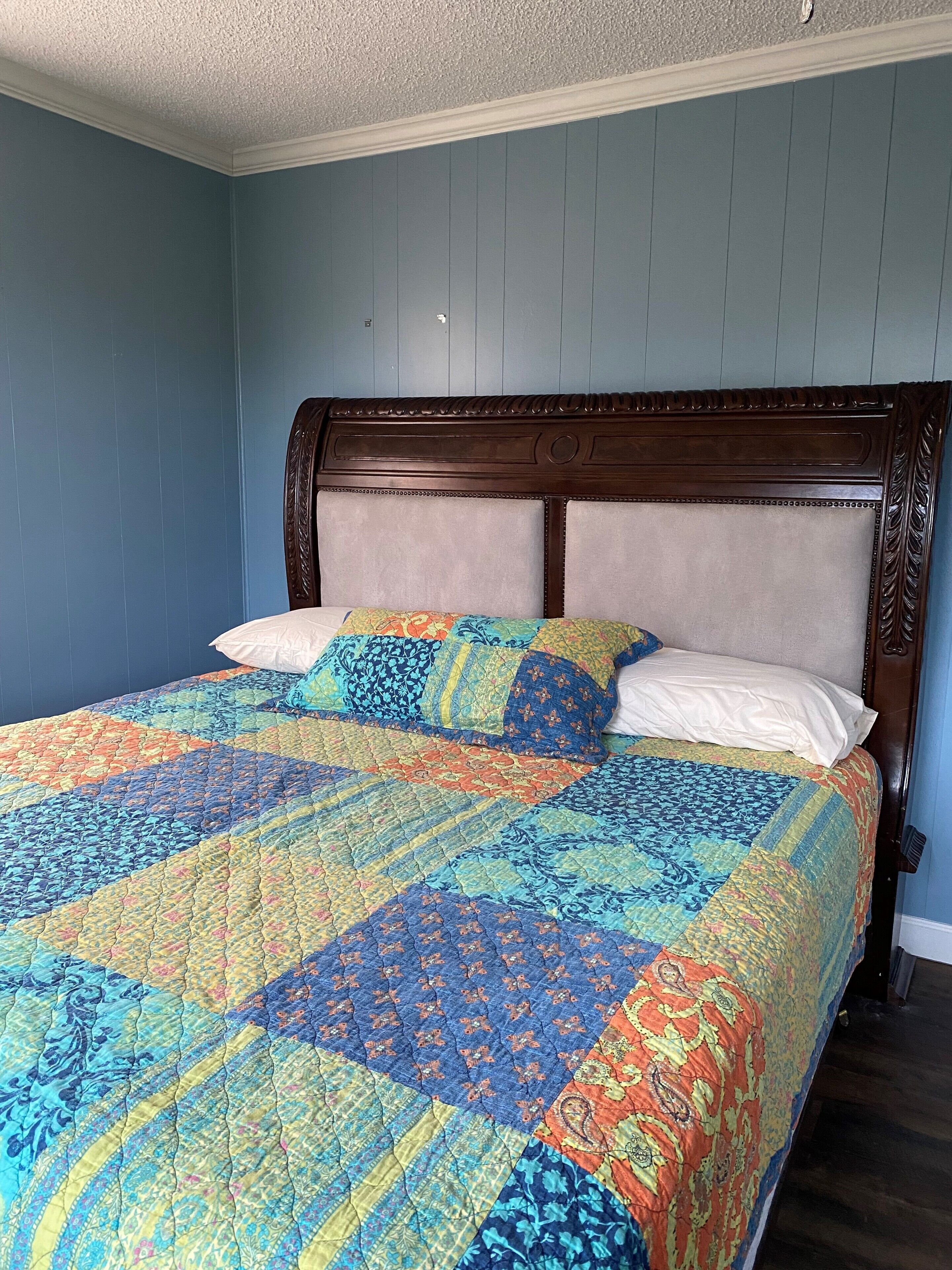 Farmhouse with easy access to state parks, lake, golf course