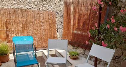 Maison de village avec terrasse dans le centre historique