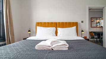 1 bedroom, desk, iron/ironing board, internet