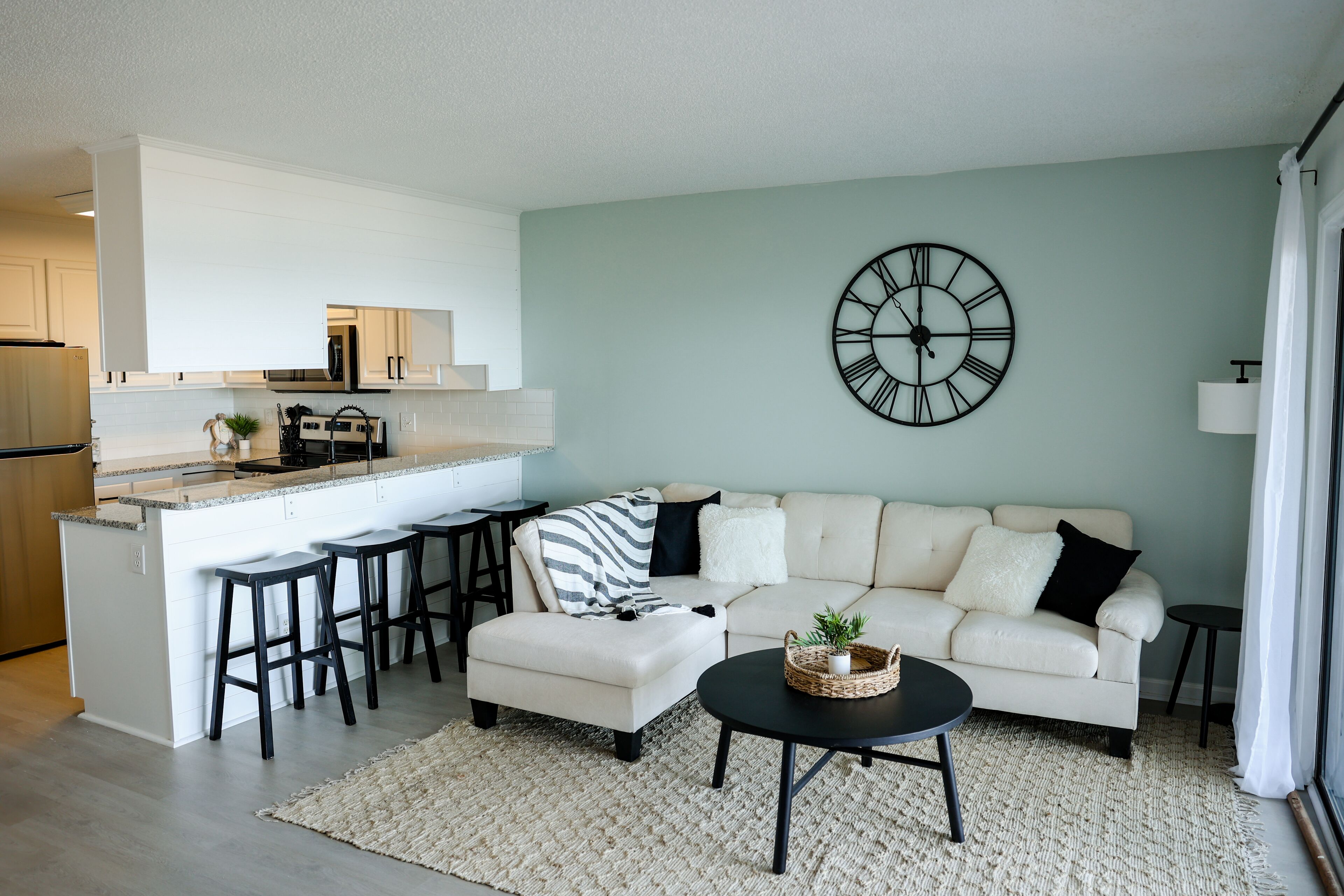 NEW LISTING! OCEANFRONT w/ pool, close to boardwalk, amazing views!