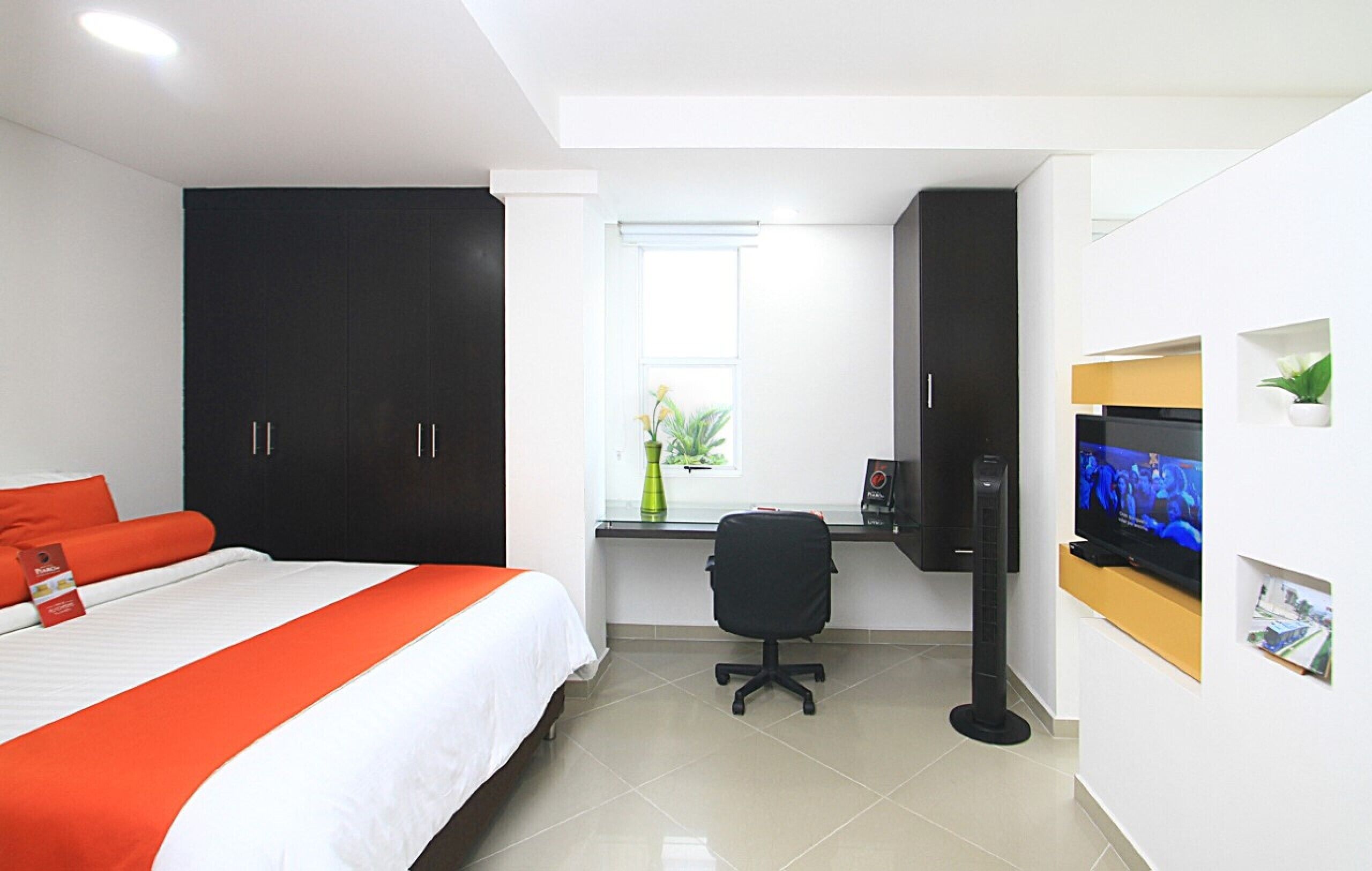 2 dormitorios, escritorio, tabla de planchar con plancha y wifi gratis