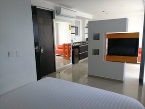 2 camere, una scrivania, ferro/asse da stiro, Wi-Fi gratuito